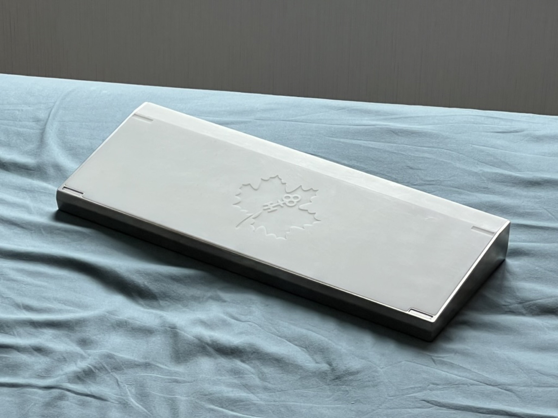 Maple keyboard tribute to Keycult No.2/TKL with maple leaf engraving